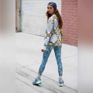 💙FREE PEOPLE FP MOVEMENT KEEP ROLLING LONG SLEEVE TEE IN ARCTIC MIST COMBO L